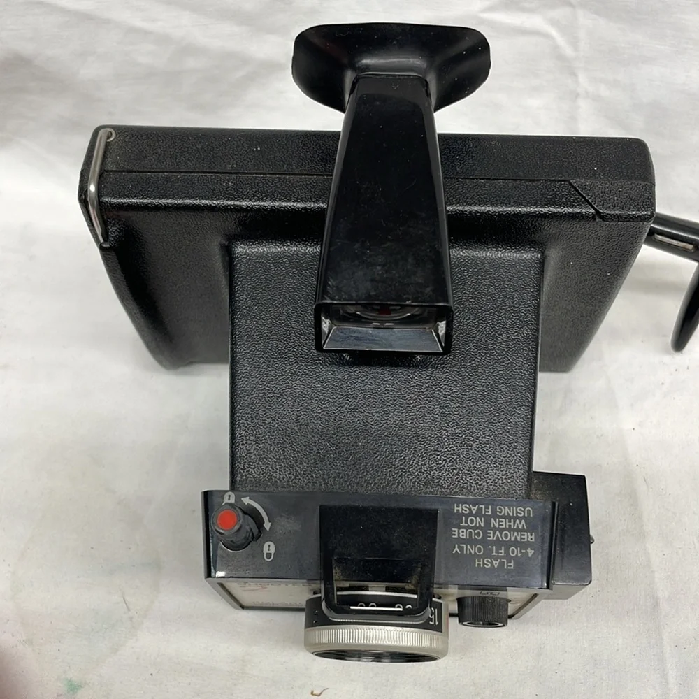 Vintage Polaroid land camera square shooter 2 6x5.5x4 4/11/25